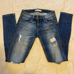 Eunina Maxwell ankle jeans.